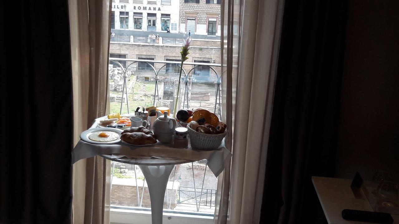 Maison Torre Argentina โรม ภายนอก รูปภาพ